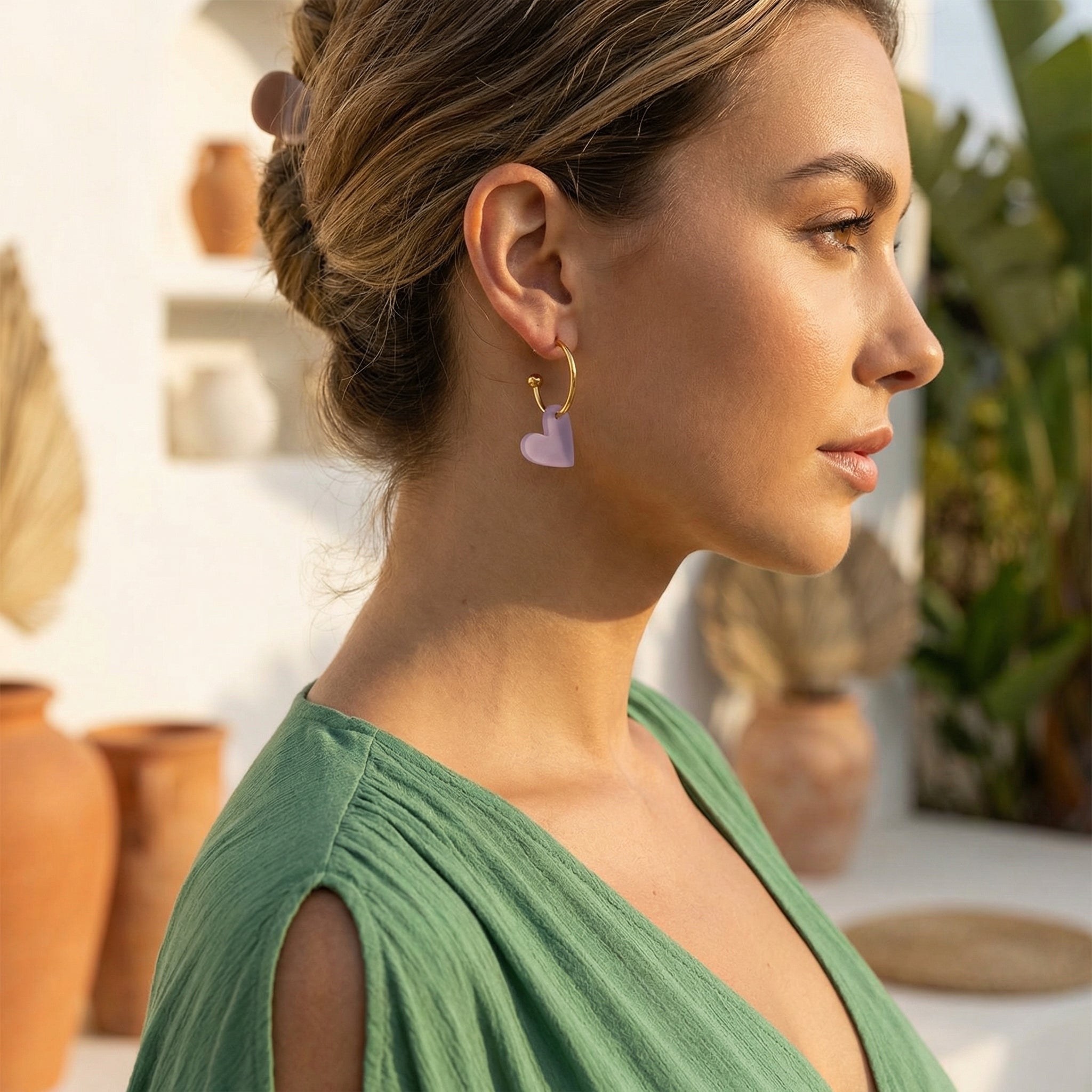 Herzcreole Fliederherz – 18k Gold Creole mit fliederfarbenem Herzanhänger | Mix & Match | ZIMI Jewelry