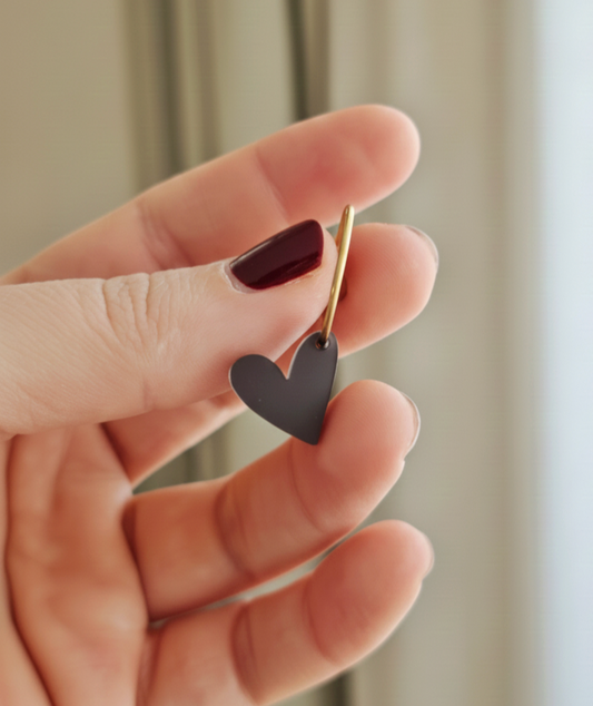 Herz Creolen – Schwarz Acryl Anhänger (wechselbare Herzen)