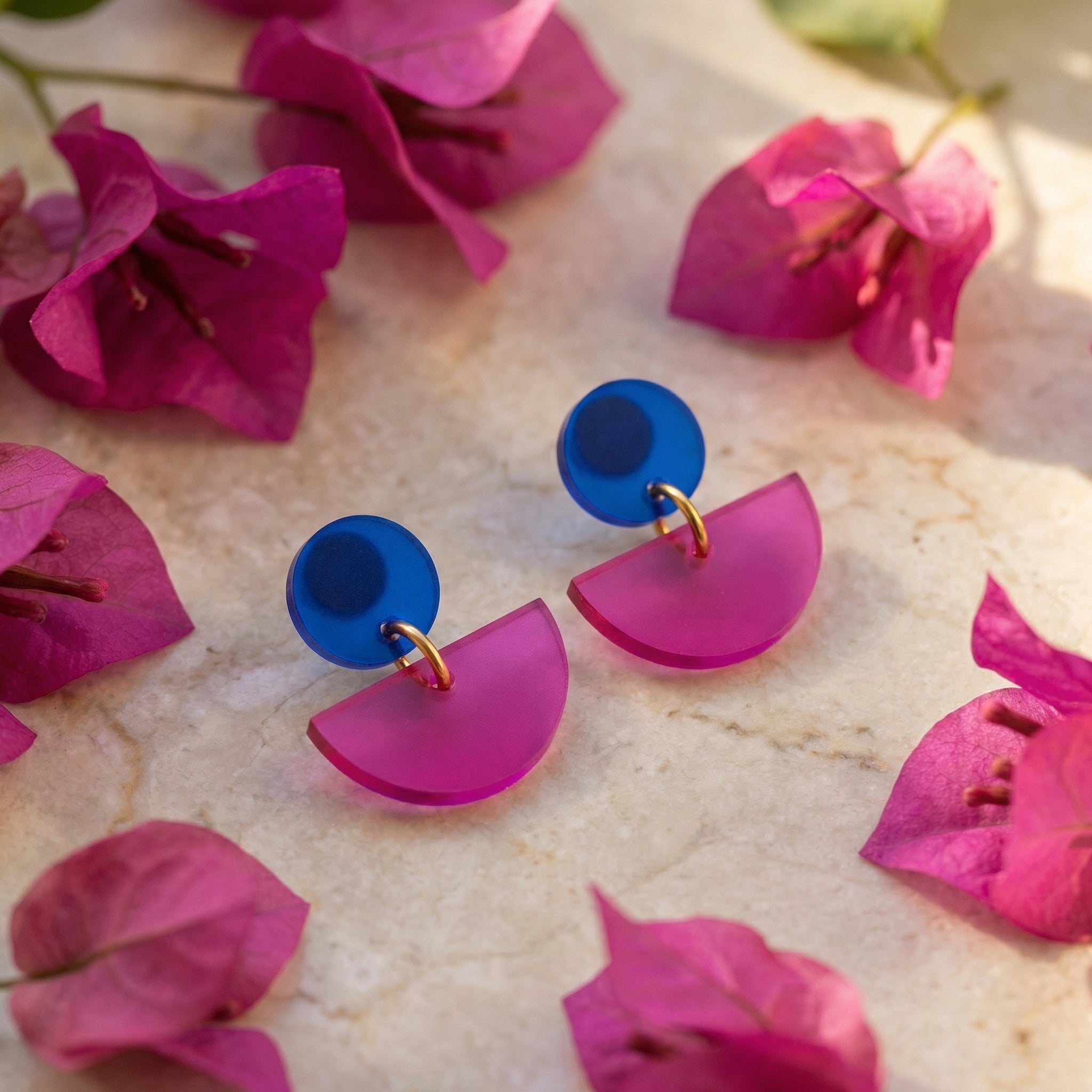 Geometrische Acryl Ohrringe Kreis & Halbkreis - pink – Handgemachte Statement Ohrringe | ZIMI Jewelry