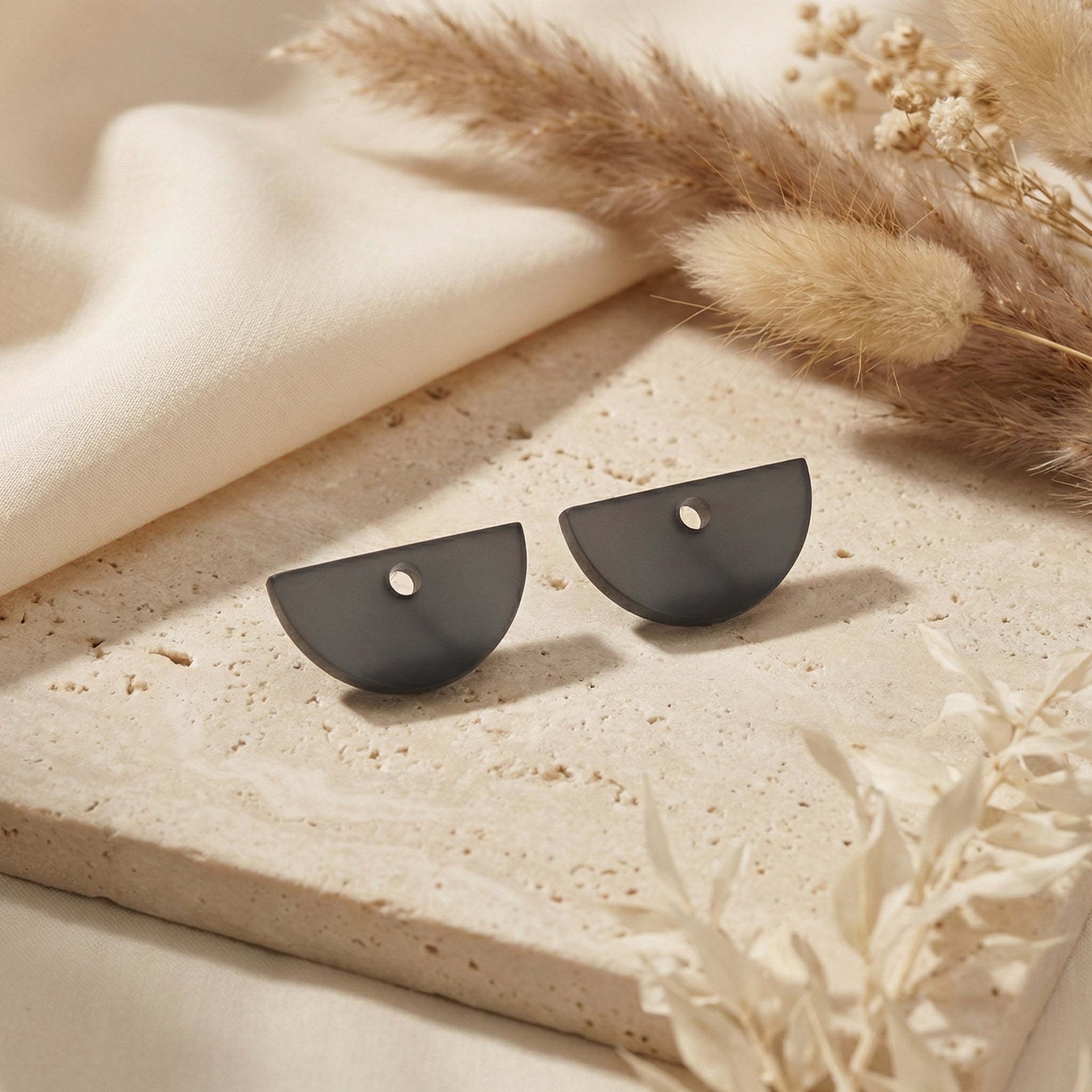 Kohlmond – Mondanhänger anthrazit satiniert | Nachkauf für Creole | ZIMI Jewelry