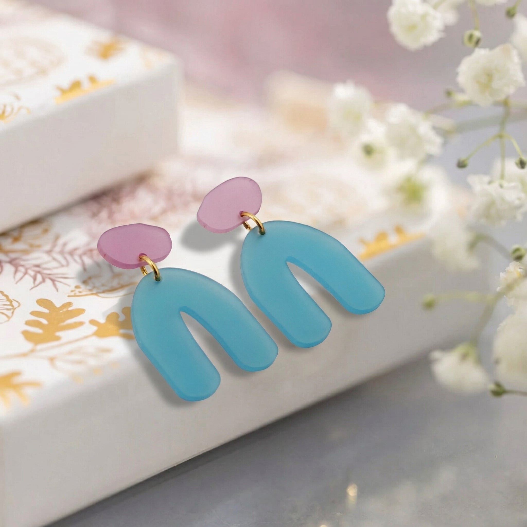 Türkisbogen – Geometrische Bogen-Ohrringe Türkis & Rosa | Handgemachte Statement Ohrringe | ZIMI Jewelry