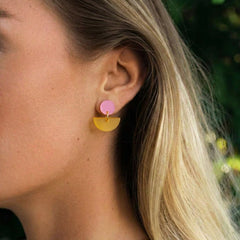 Kreismond Sommer – Geometrische Acryl Ohrringe Rosa & Gelb | Handgemachte Statement Ohrringe | ZIMI Jewelry