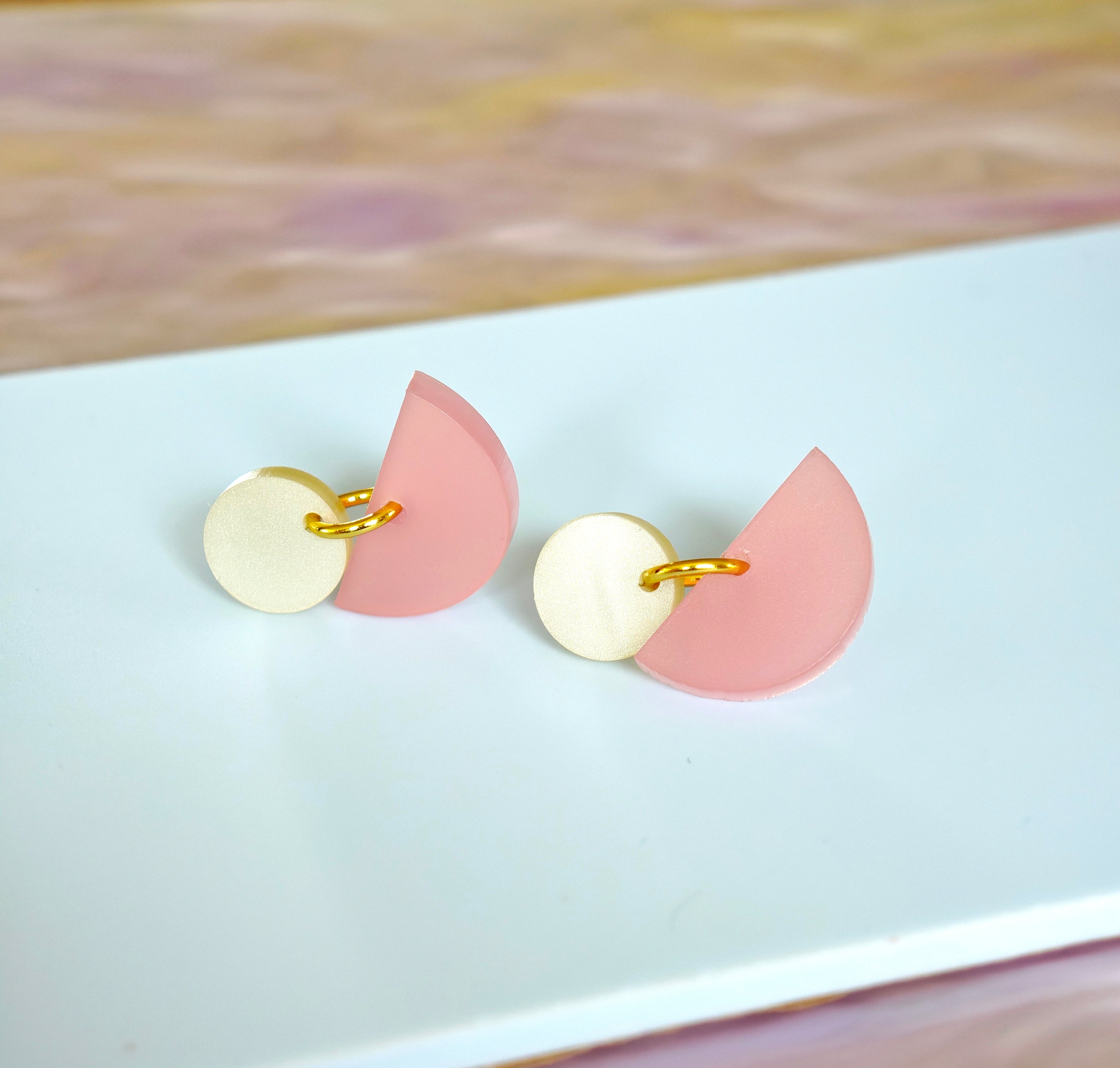 Kreismond – Geometrische Acryl Statement Ohrringe rosa handgemacht