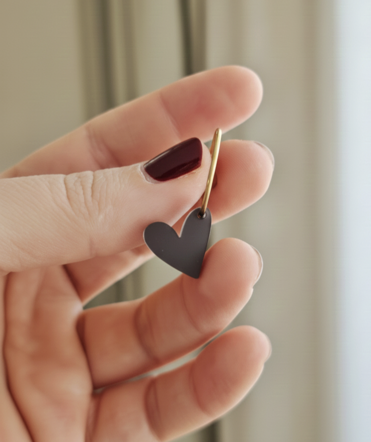 Herz Creolen – Schwarz Acryl Anhänger (wechselbare Herzen)