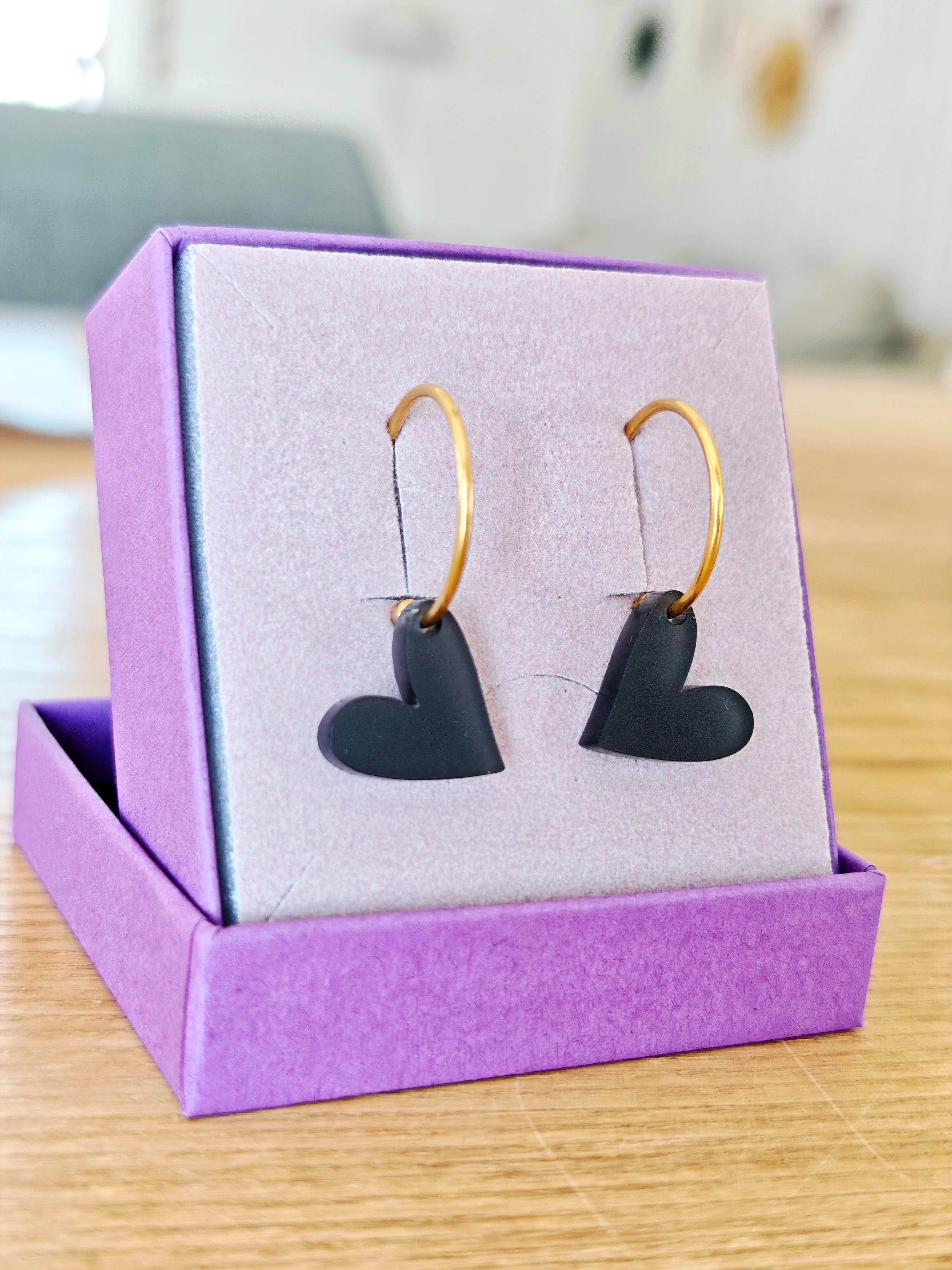 Herz Creolen – Schwarz Acryl Anhänger (wechselbare Herzen)