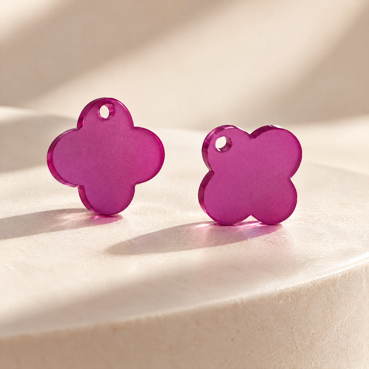 Wechselanhänger, Mix & Match Anhänger, Ersatzanhänger Creole, Anhänger zum Nachkaufen, Kleeblatt Anhänger, Kleeblattanhänger, Blume Anhänger, magenta Anhänger, pinke Anhänger, beere Anhänger, satinierte Anhänger, Wechselcreole Anhänger, Greencast Acryl, Acryl Anhänger, Ohrring Anhänger, handmade, Ohrringe Deutschland, Wechselsystem, ZIMI Jewelry