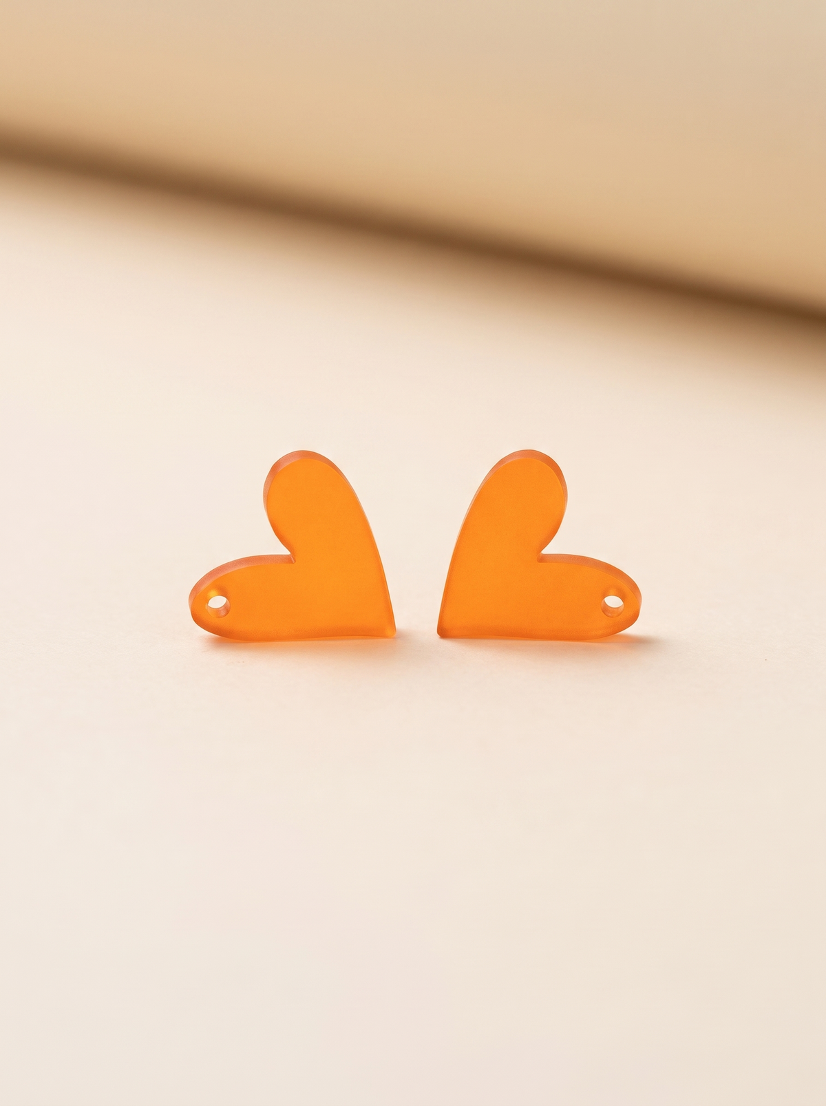 Wechselanhänger, Mix & Match Anhänger, Ersatzanhänger Creole, Anhänger zum Nachkaufen, Herz Anhänger, Herzanhänger, orange Anhänger, orangene Anhänger, satinierte Anhänger, Wechselcreole Anhänger, Greencast Acryl, Acryl Anhänger, Ohrring Anhänger, handmade, Ohrringe Deutschland, Sommer Ohrringe, Wechselsystem, ZIMI Jewelry