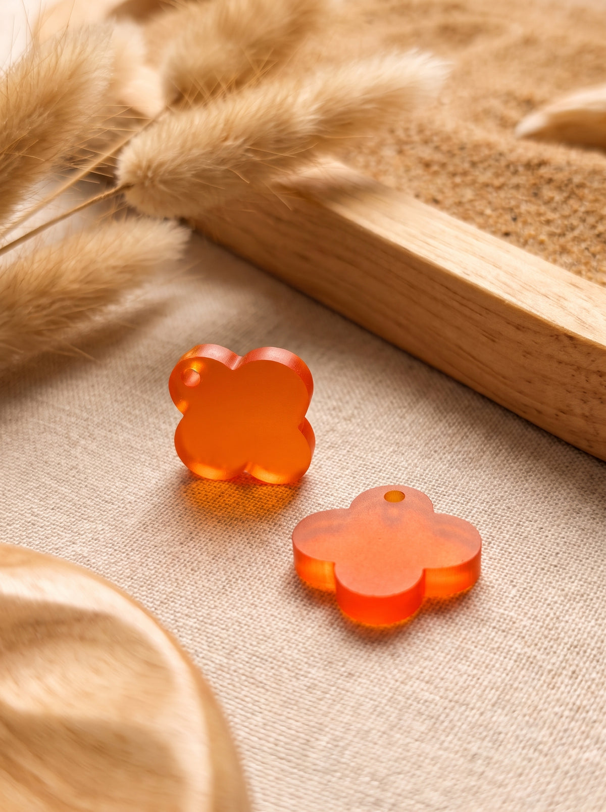 Wechselanhänger, Mix & Match Anhänger, Ersatzanhänger Creole, Anhänger zum Nachkaufen, Kleeblatt Anhänger, Kleeblattanhänger, Blume Anhänger, orange Anhänger, orangene Anhänger, satinierte Anhänger, Wechselcreole Anhänger, Greencast Acryl, Acryl Anhänger, Ohrring Anhänger, handmade, Ohrringe Deutschland, Wechselsystem, ZIMI Jewelry